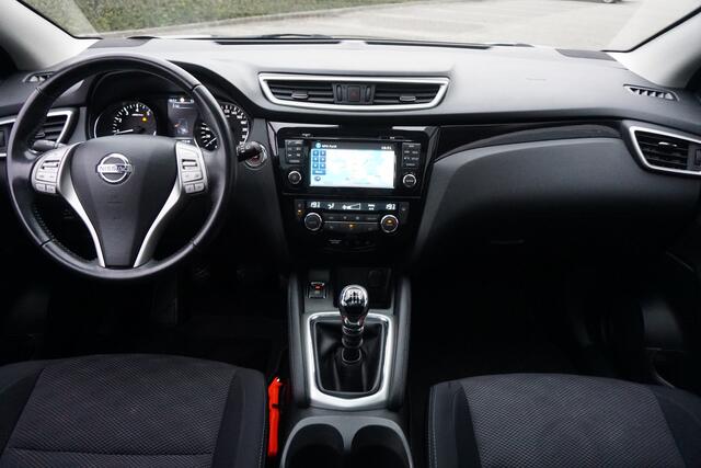 Nissan QASHQAI 1.2 N-Connecta Airco / Navi / Camera / Glazen dak / Parkeers. / Trekhaak / NAP
