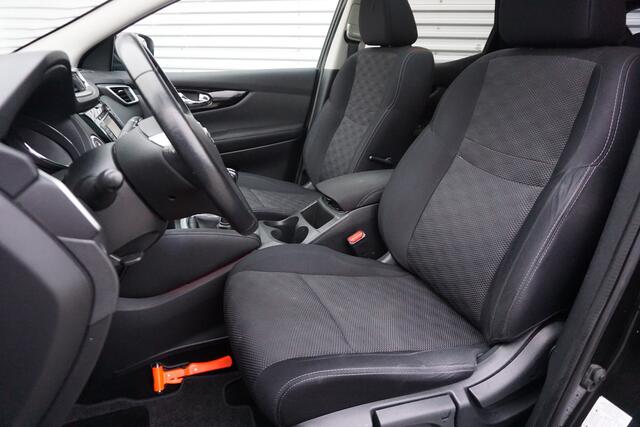 Nissan QASHQAI 1.2 N-Connecta Airco / Navi / Camera / Glazen dak / Parkeers. / Trekhaak / NAP