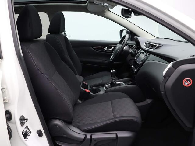 Nissan QASHQAI 116pk N-Connecta | 360 graden camera | panorama dak | climate control | 18 inch velgen |