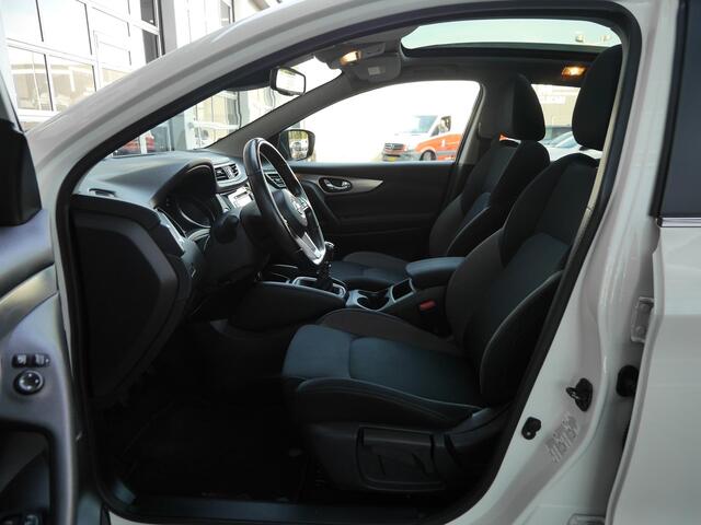 Nissan QASHQAI 1.2 N-Connecta | Panoramadak | Trekhaak | Parkeersensoren achter | Camera | Climate control | All season banden | Navigatie | Keyless entry & Start