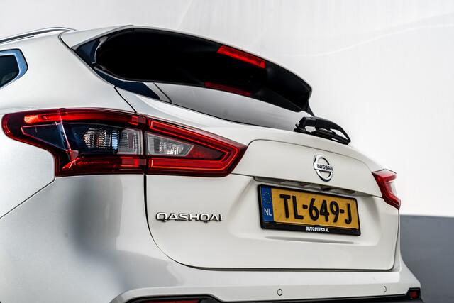 Nissan QASHQAI 1.2 N-Connecta Automaat I 1e Eig. I Dealer Onderh. I Trekhaak | Panoramadak