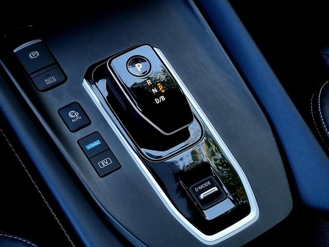 Nissan QASHQAI 1.5 e-Power Tekna Plus / All Season banden / Lederen bekleding met massagefunctie / Head-up Display / Elektrische kofferbak / Panoramadak /