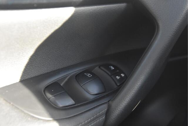 Nissan QASHQAI 1.2 Tekna | Automaat | Trekhaak |