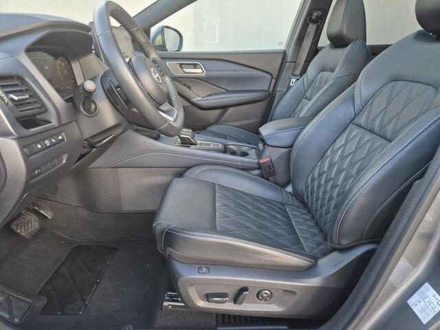 Nissan QASHQAI 1.3 MHEV Xtronic Tekna Plus Automaat / HUD / Panoramadak / Allseason banden / Trekgewicht 1800 kg / Elektrische achterklep / Stoel met massage functie / Rondomzicht camera / Stuur-, Stoel en Voorruit verwarming / Bose Audio Systeem /