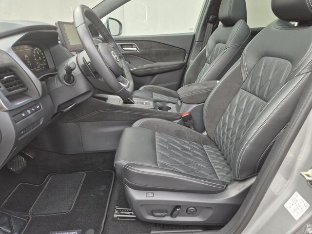 Nissan QASHQAI 1.3 MHEV Xtronic Tekna Plus Automaat / Nieuw model / Facelift / HUD / Panoramadak / Trekgewicht 1800 kg / Stuur-, Stoel en Voorruit verwarming / Elektrische achterklep / Stoel met massage functie /