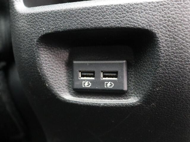 Nissan QASHQAI 158pk DIG-T Design Edition | Lichtmetalen velgen | Pano dak | 360° Camera | Automaat |