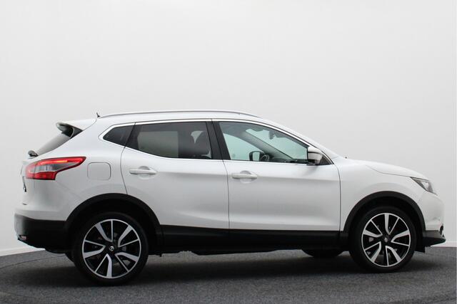 Nissan QASHQAI 1.2 N-Connecta Leer, 360° Camera, Panoramadak, Verwarmde Voorruit, Apple Carplay, 19''