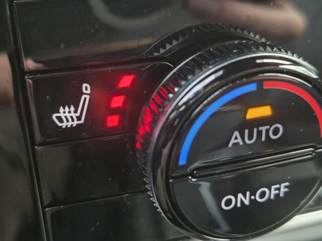 Nissan QASHQAI 1.3 MHEV Xtronic Tekna / Fabrieksgarantie tot 04-2028 / Nieuw Model / Facelift / Cold Pack / HUD / Trekgewicht 1800 kg / Stuur-, Stoel en Voorruit verwarming / Elektrische achterklep / Rondomzicht camera / Adaptief CC / Apple Carplay Android Auto /