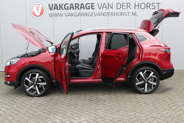 Nissan QASHQAI 1.2-115pk Tekna. Erg nette, luxe en betrouwbare hoogzitter ! Autm. airco, cruise control, 360gr camera, trekhaak, privacy glass, LM wielen, panoramadak, metallic lak, elektr. verstelb. best. stoel, telefoonvoorb., navigatie, LED verlichting etc.