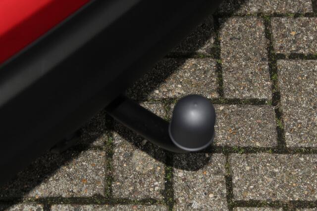 Nissan QASHQAI 1.2-115pk Tekna. Erg nette, luxe en betrouwbare hoogzitter ! Autm. airco, cruise control, 360gr camera, trekhaak, privacy glass, LM wielen, panoramadak, metallic lak, elektr. verstelb. best. stoel, telefoonvoorb., navigatie, LED verlichting etc.