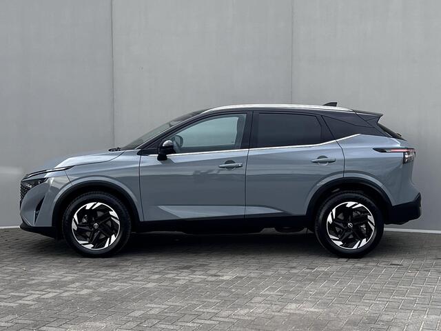 Nissan QASHQAI 1.3 MHEV Xtronic N-Connecta / Fabrieksgarantie tot 04-2028 / Nieuw Model / Facelift / Cold Pack / HUD / Trekgewicht 1800 kg / Stuur-, Stoel en Voorruit verwarming / Elektrische achterklep / Rondomzicht camera / Adaptief CC / Apple Carplay Android Auto /