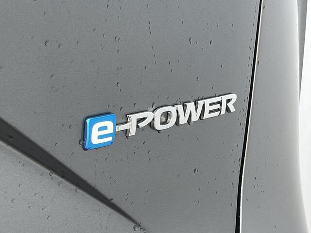 Nissan QASHQAI 1.5 ePower Tekna Plus / ¤1500,- Introductiekorting / Nieuwste Generatie E-Power! / Nieuw uit Voorraad Leverbaar / Panoramadak / Stoel- en Stuurverwarming / Verwarmde Voorruit / Google Maps Navigatie / Stoelmassage / Rondzichcamera / Elektrisch Verstelbare