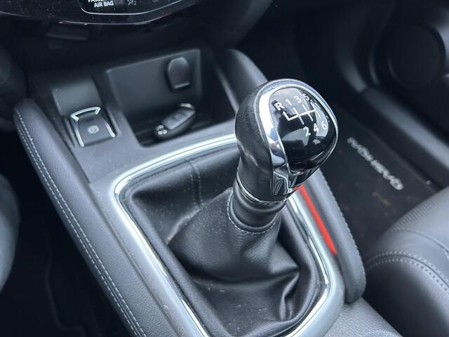 Nissan QASHQAI 1.2 TEKNA LEER / PANO / TREKHAAK / RIJKLAAR