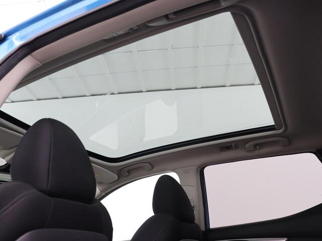 Nissan QASHQAI 1.2 N-Connecta | Panoramadak | Trekhaak | 360 Camera | Navigatie | Keyless | Climate control | Cruise control