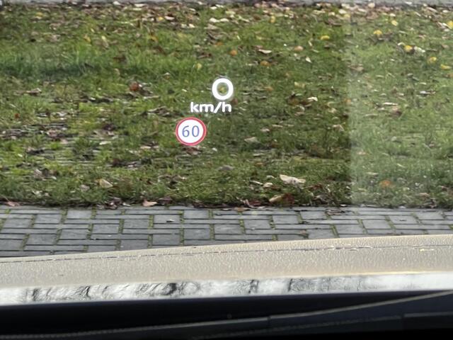 Nissan X-TRAIL 1.5 e-4orce Tekna 4WD Automaat / Fabrieksgarantie tot 11-2027** / 1.800 kg trekgewicht / Navigatie / Elektr. stoelen en klep / Stuur-, stoel- en achterbankverwarming / 19" LM wielen met All Season banden /