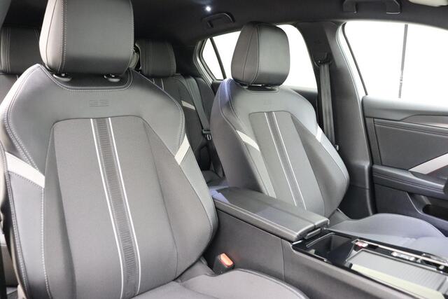 Opel ASTRA 1.2 Turbo GS 130 PK Automaat | Navigatie | Climate control | Camera's rondom | Zwart dak | Stoel & Verwarming | Lichtmetalen velgen | Getint glas | DEMO |