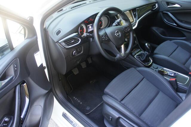 Opel ASTRA 1.4 EXECUTIVE NAVI/HLEDER/CAMERA/PDC/CRUISE/APPLE-ANDROID AUTO