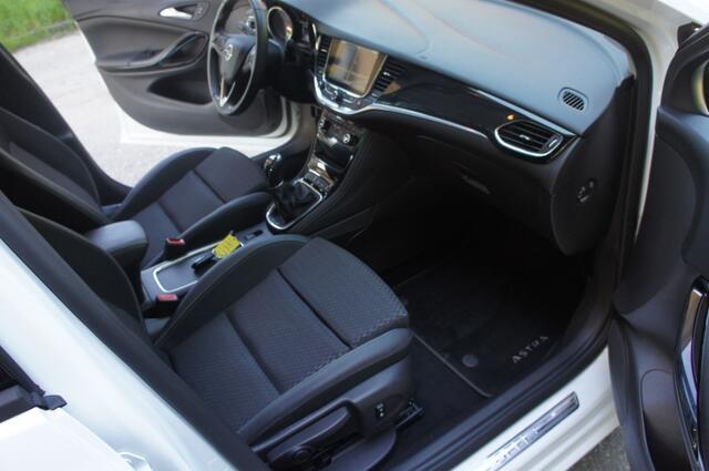 Opel ASTRA 1.4 EXECUTIVE NAVI/HLEDER/CAMERA/PDC/CRUISE/APPLE-ANDROID AUTO