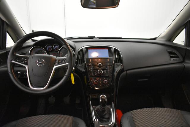 Opel ASTRA Sports Tourer 1.4 Edition Airco, Trekhaak, PDC, Onderhouden