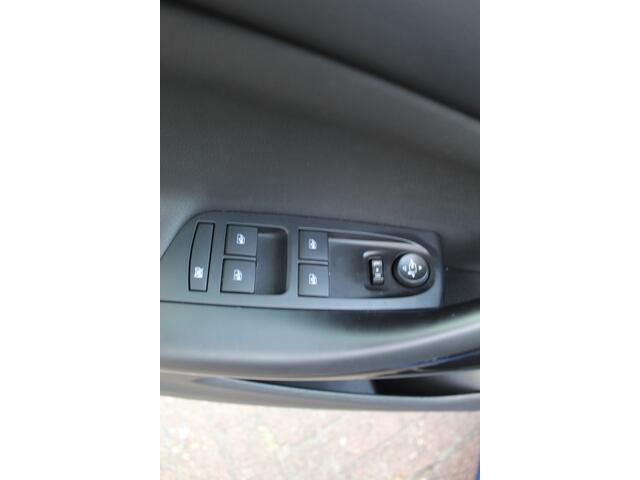 Opel ASTRA Sports Tourer 1.2 110pk Elegance Climate control , Camera , Cruise control , Stoel en stuur verwarming Bluetooth , LED dagrijverlichting ,