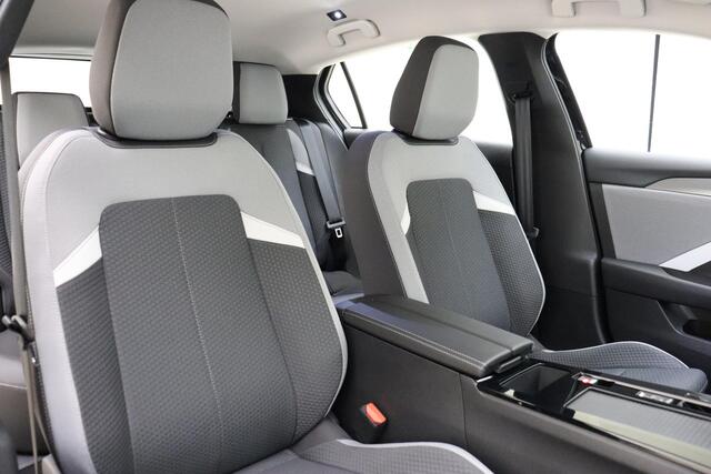 Opel ASTRA 1.6 Hybrid GS Line | Climate control | Apple Carplay/Android Auto | keyless entry | Camera | Afneembare Trekhaak | Parpilot | 17"LM-Velgen