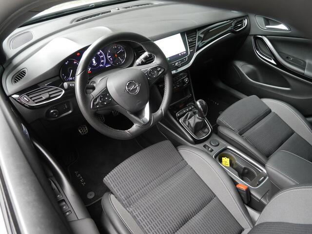 Opel ASTRA 1.2 Elegance | Stoel en stuurverwarming | Navigatie | Parkeersensoren voor en achter | Trekhaak | Led | Achteruitrijcamera | Lichtmetalen velgen | Keyless entry en start