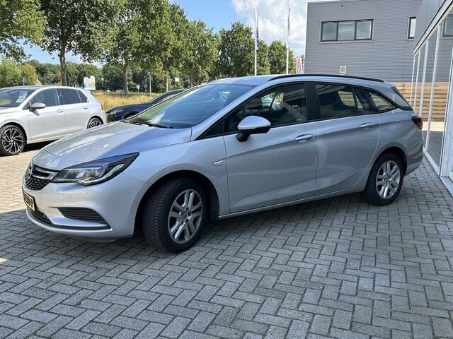 Opel ASTRA Sports Tourer 1.0 Online Edition 50% deal 3.975,- ACTIE PDC / Trekhaak / LMV / Cruise / Airco