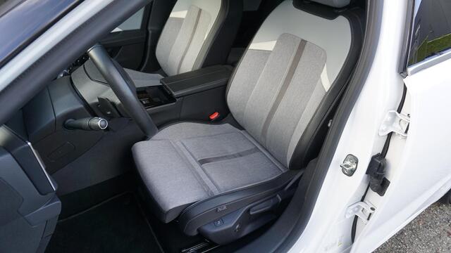 Opel ASTRA 1.6 180pk Hybrid Elegance Virtual Cockpit 17inch LM LED Keyless Afn.Trekhaak A-Camera Stoel/Stuurverwarming 26876km!