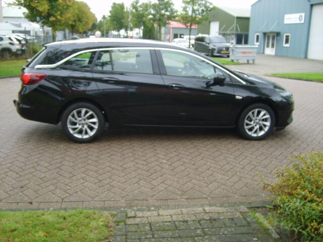 Opel ASTRA Sports Tourer 1.4 Business Elegance Automaat