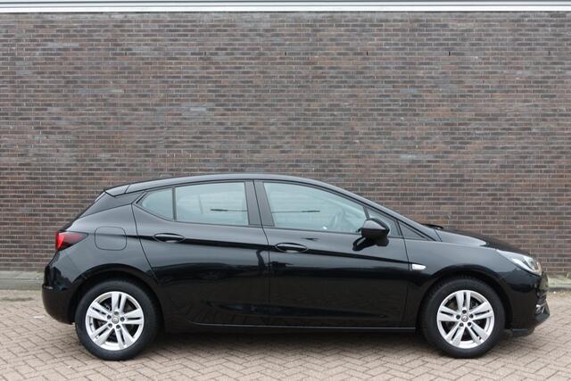 Opel ASTRA 1.2 Business Edition, zwart, 5 deurs, navigatie, prachtige auto! Nieuwe distributie!