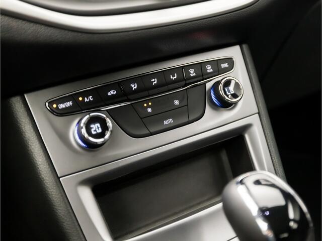 Opel ASTRA 1.4 Turbo Sport 150Pk Automaat (APPLE CARPLAY, GROOT NAVI, CLIMATE, LM VELGEN, SPORTSTOELEN, TREKHAAK, PARKEERSENSOREN, NIEUWE APK, NIEUWSTAAT)