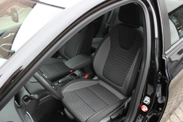 Opel ASTRA 1.2 Business Edition Navi/Carplay, Camera, All Season.