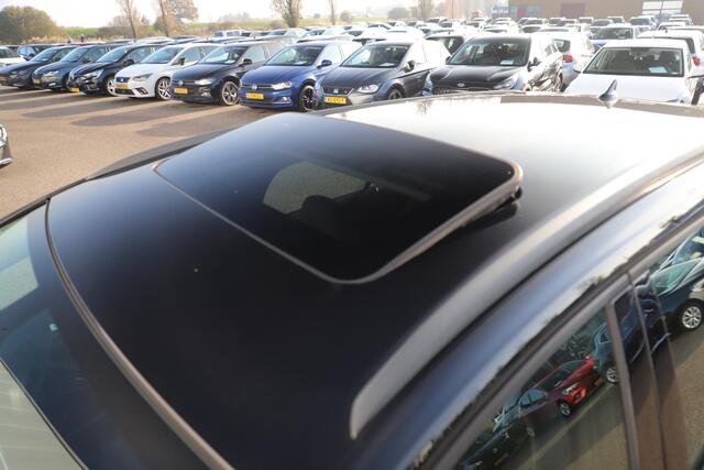 Opel ASTRA Sports Tourer 1.0 Turbo Business Executive 105PK Trekhaak Schuifdak Navigatie Carplay Android Climate Cruise Control