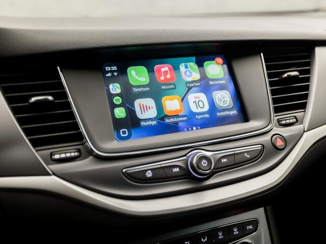 Opel ASTRA Sports Tourer 1.2 Sport (APPLE CARPLAY, NAVIGATIE, CAMERA, STUUR/STOELVERWARMING, CLIMATE, GETINT GLAS, SPORTSTOELEN, LED KOPLAMPEN, LM VELGEN, TREKHAAK, DAB+, NIEUWE APK, NIEUWSTAAT)