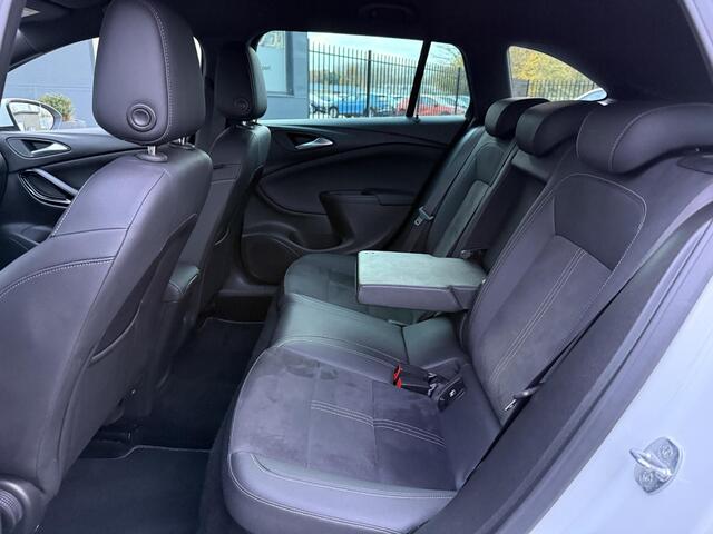 Opel ASTRA Sports Tourer 1.2 Ultimate 2e Eigenaar,Navi,Clima,Camera,Cruise,PDC V+A,N.A.P,Dealer Onderhouden,6 Bak,146pk,APK tot 04-2026