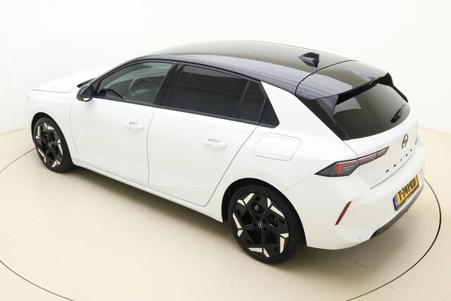 Opel ASTRA 1.6 Turbo Plug In Hybrid GSe | Navigatie | Stoel & Stuuverwarming | Alcantara bekleding | Zwart dak | Keyless | Camera | D Radio | Draadloze telefoonlader | Sportief!