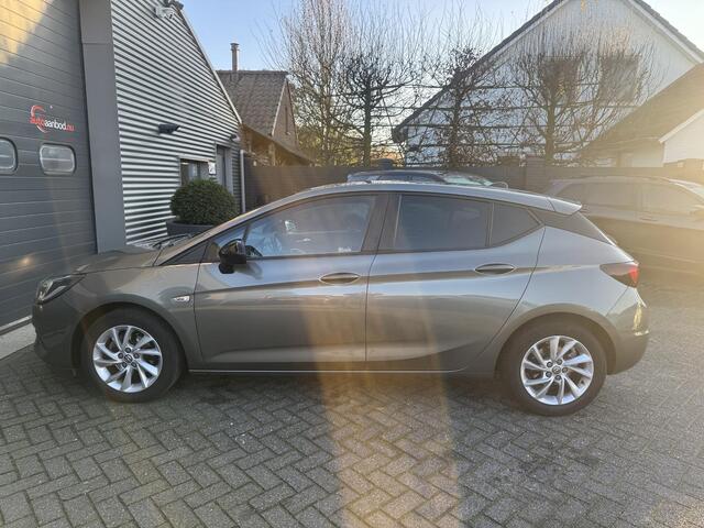 Opel ASTRA 1.2 Blitz Elegance | Navigatie | Parkeersensoren | Stoel/Stuurverwarming | Lichtmetalen Velgen |