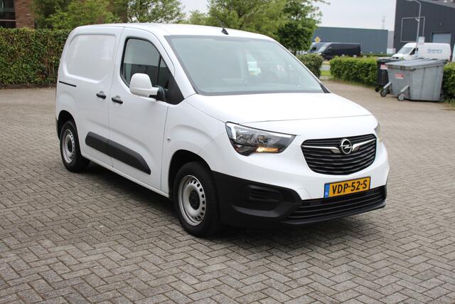 Opel COMBO 1.6D L1H1 Edition Airco-Cruise-Navi-Carplay-Parkeersensoren 12 Maanden Bovag Garantie.