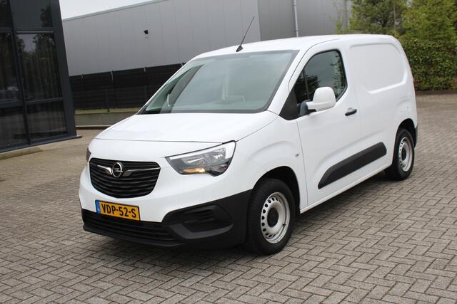Opel COMBO 1.6D L1H1 Edition Airco-Cruise-Navi-Carplay-Parkeersensoren 12 Maanden Bovag Garantie.
