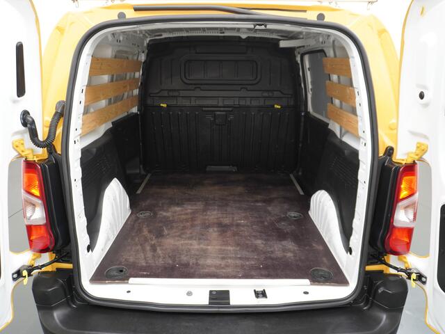 Opel COMBO 1.5CDTI EURO6 9x Op voorraad! 3-Persoons Airco Cruise Control Bluetooth Elektr.ramen Elektr.spiegels+Verwarmd Centr.Vergr+ab. L1H1 Edition Schuifdeur Betonplex vloer Lat om Lat betimmering super nette origineel Nederlands geleverde auto!