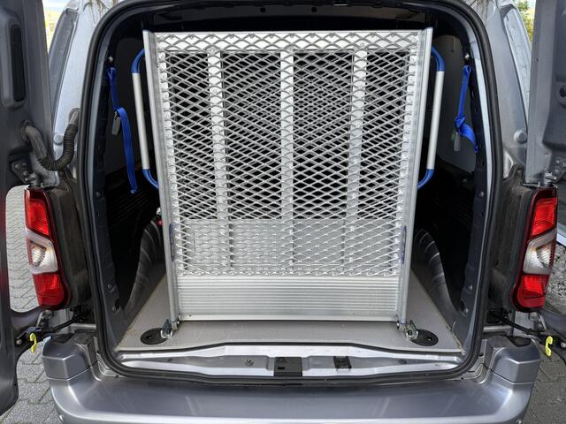 Opel COMBO Rolstoelauto / Scootmobielauto 1.5D L1H1 Innovation (Mooie frisse Combo Automaat met oprijplaat!)