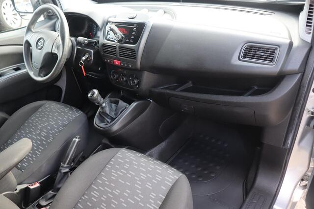 Opel COMBO 1.6 CDTi L2H1 Sport Airco, Cruise control, Rechter zijdeur, Trekhaak, Navigatie