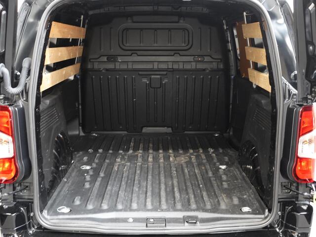 Opel COMBO 1.5D 130pk Automaat L1H1 Edition | Navigatie | Apple Carplay/Android Auto | Parkeer sensoren | DAB | Airco | Dakrails | Trekhaak | Lat om lat laadruimte