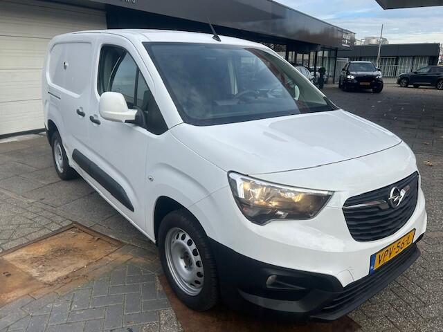 Opel COMBO 1.6D L2H1 Selection AIRCO I PDC I MULTIFUNCTIONEEL STUURWIEL I 3-ZITS I NETTO MEENEEMPRIJS
