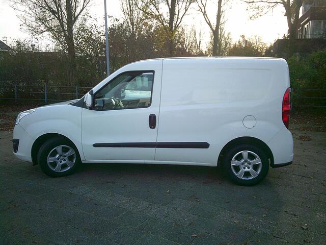 Opel COMBO 1.3 CDTi L1H1 Sport VOORZIEN VAN AIRCO+CRUISE+LM VELGEN !!!