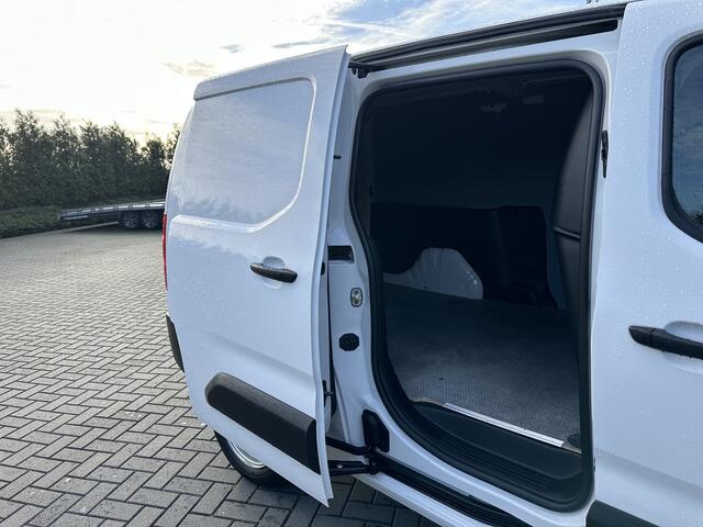Opel COMBO 1.5D 102 PK / L2H1 / 1e EIG. / CAMERA / BLIND SPOT / CRUISE / AIRCO / NAVI / CARPLAY
