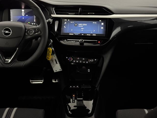Opel CORSA 1.2 GS Line Half leder, Camera, Apple carplay, Virtual desk, Winterpakket, Cruise control, 2 jaar garantie