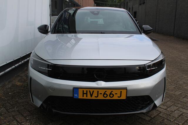 Opel CORSA 1.2 Turbo Stuur + Stoel verwarming l Cruise control l Navigatie l AppleCarPlay/AndroidAuto parkeer camera + voor en achter sensoren