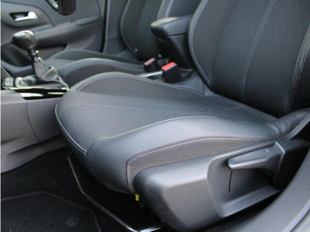 Opel CORSA 1.2 Elegance | Navi / Climate / Cruise