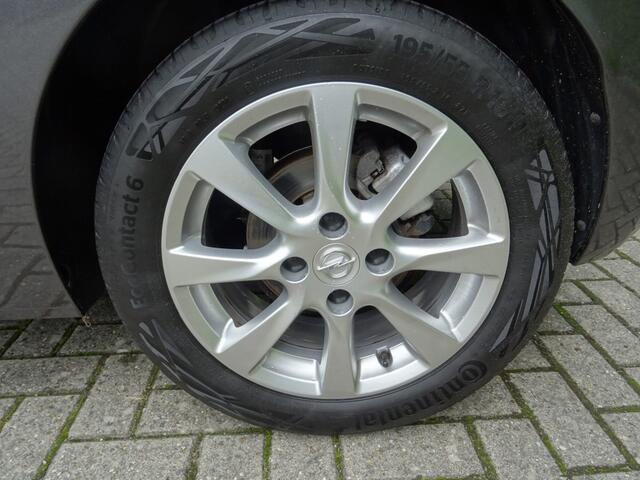 Opel CORSA 1.2 ELEGANCE AIRCO BLUETOOTH NAVI STOEL EN STUUR VERW